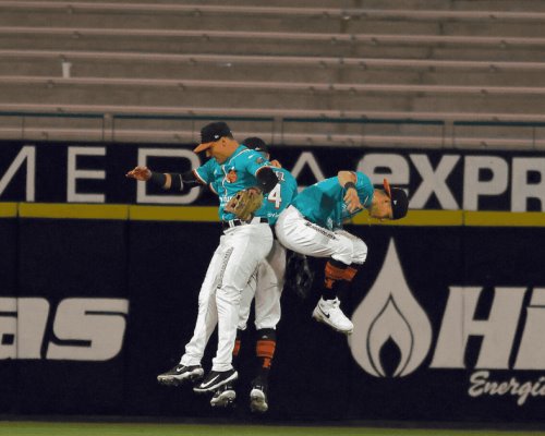 Explosión ofensiva de Naranjeros iguala serie ante Sultanes en Hermosillo