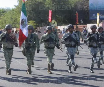Hermosillo celebra desfile por el 114 aniversario de la Revolución Mexicana