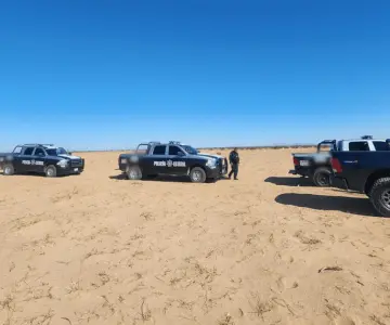 Rescatan a travesilleros reportados desaparecidos en desierto de Altar