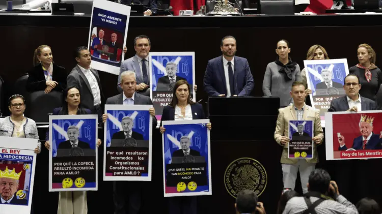 Los diputados de oposición mostraron su inconformidad en la discusión. (Foto: El Universal/EXPRESO)