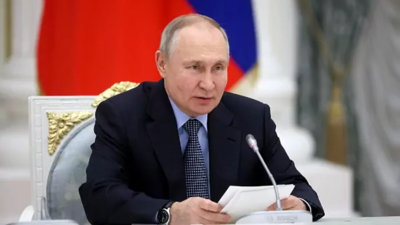 Putin confirma ataque a Ucrania y advierte que conflicto es de carácter mundial