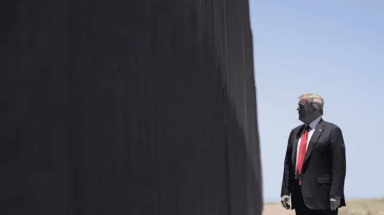 Durante la campaña presidencial Trump insistió que privilegiaría la deportación de migrantes.