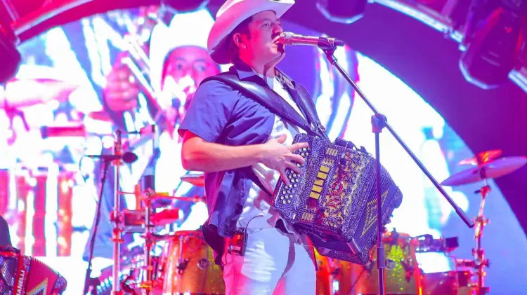 Remmy Valenzuela festejó sus 15 años de carrera en Hermosillo