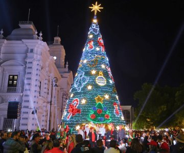 Hermosillo enciende la magia navideña en la Plaza Zaragoza