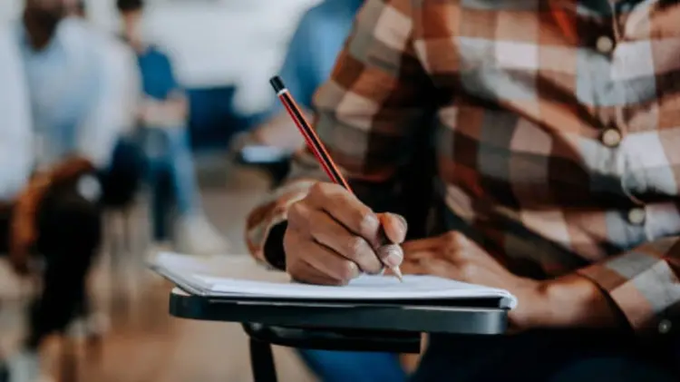 Esta beca busca facilitar a los estudiantes la culminación de su educación superior. (Foto: Especial)