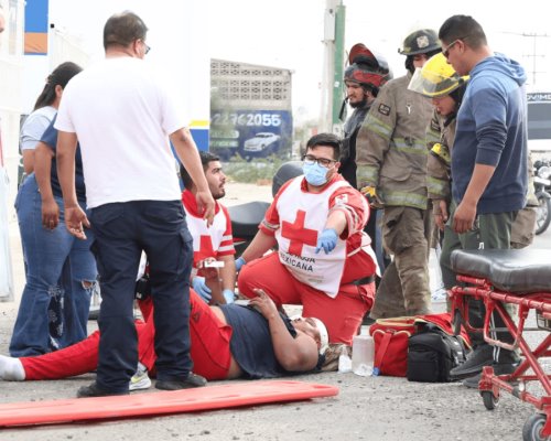 Motociclista queda gravemente lesionado tras ser embestido por vehículo