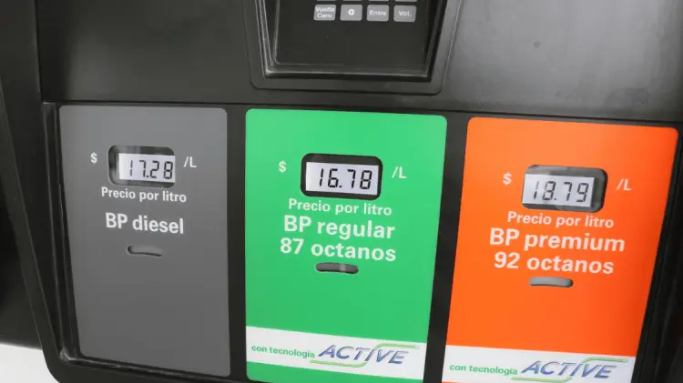 La iniciativa buscaba limitar el precio de los combustible para 2025. (Foto: Archivo/EXPRESO)
