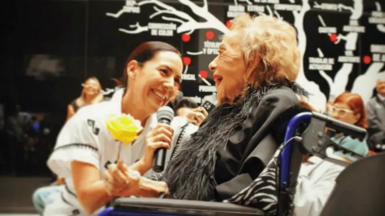 Stephanie Salas fue de las personas que se mantuvo con Pinal hasta su último día. (Foto: Especial)