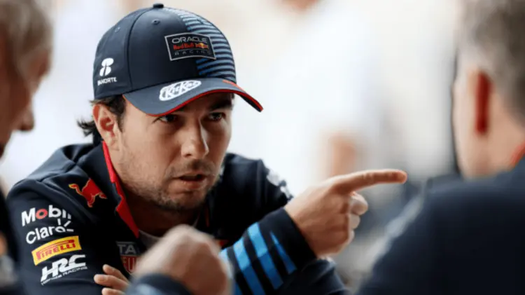 Continúan rumores sobre la salida de Checo Pérez de la máxima categoría del automovilismo.