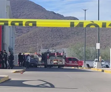 Evacúan supermercado en Guaymas tras una explosión; hay tres intoxicados