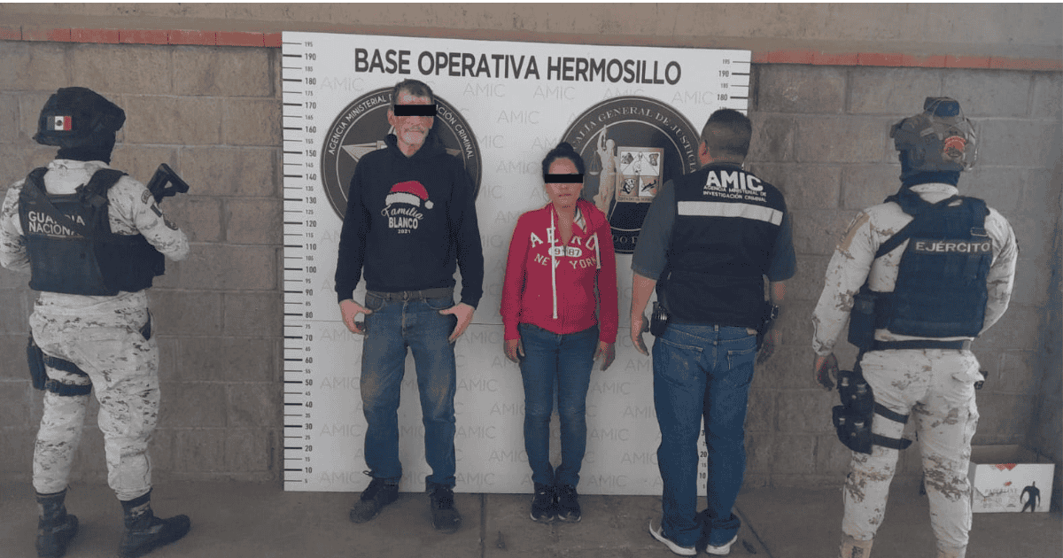 Detienen a dos presuntos narcomenudistas