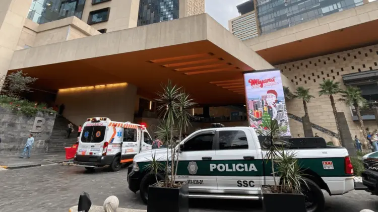 El hombre fue asesinado cuando comía en un restaurante de la plaza. (Foto: El Universal)
