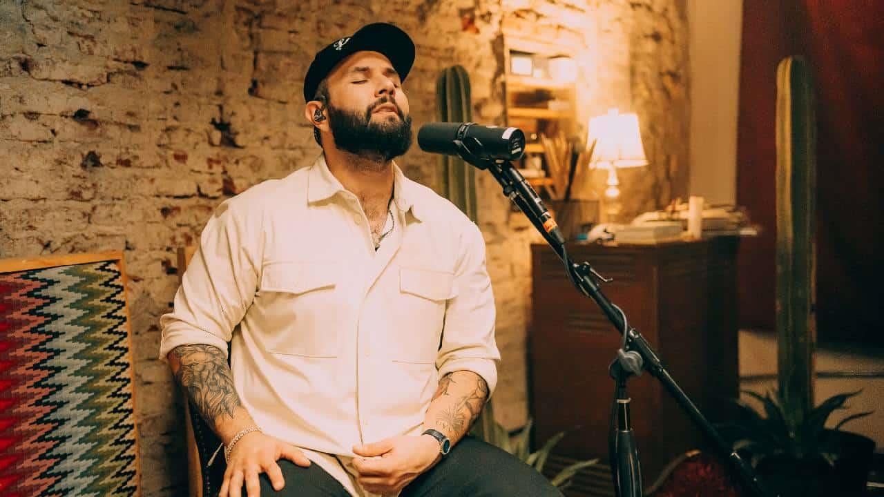 Carin León estrena hoy su nuevo disco Palabra de Tos