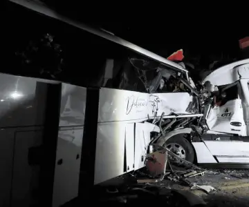 Trágico accidente en la Mazatlán-Tepic deja cinco muertos y múltiples heridos