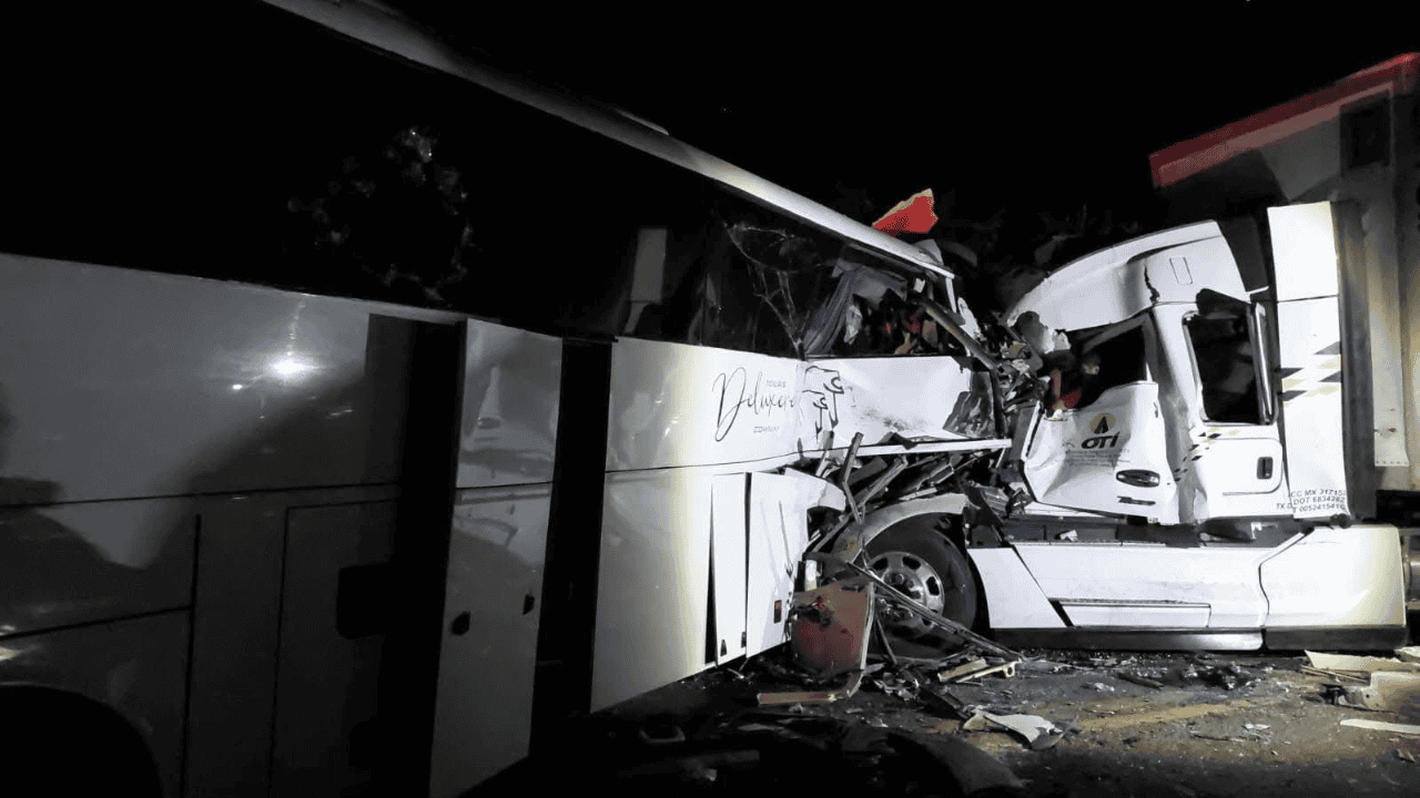 Trágico accidente en la Mazatlán-Tepic deja cinco muertos y múltiples heridos