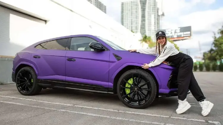 Shakira revela al ganador del auto de su video Soltera y envía un mensaje