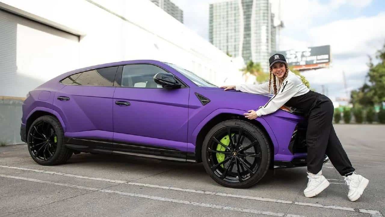 Shakira revela al ganador del auto de su video Soltera y envía un mensaje