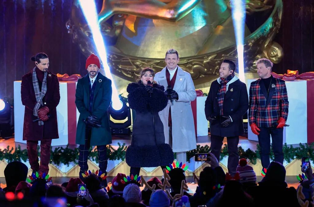 Los Backstreet Boys cantan en el encendido del árbol Rockefeller