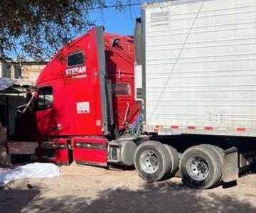 Muere hombre tras estrellarse contra una vivienda en Nogales