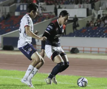 Cimarrones pone un pie en la final de la Liga Premier AP24