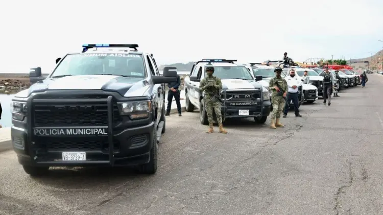 El tradicional banderazo de salida se realizó en el puente Douglas. (Foto: Blanca Ruelas/EXPRESO)