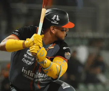 Remontada de Naranjeros de Hermosillo en Guasave