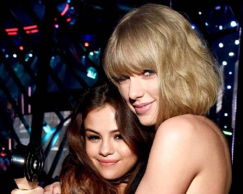 Taylor Swift reacciona al compromiso de Selena Gomez