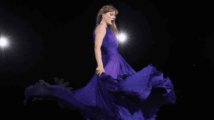 Taylor Swift se convirtió en la más premiada de la noche.