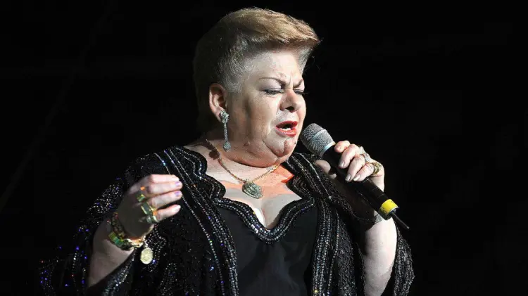 Paquita la del Barrio acudió al hospital este viernes 13 de diciembre. (Foto: Especial)