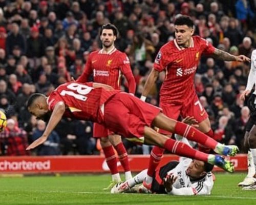 Liverpool rescata empate en casa ante Fulham