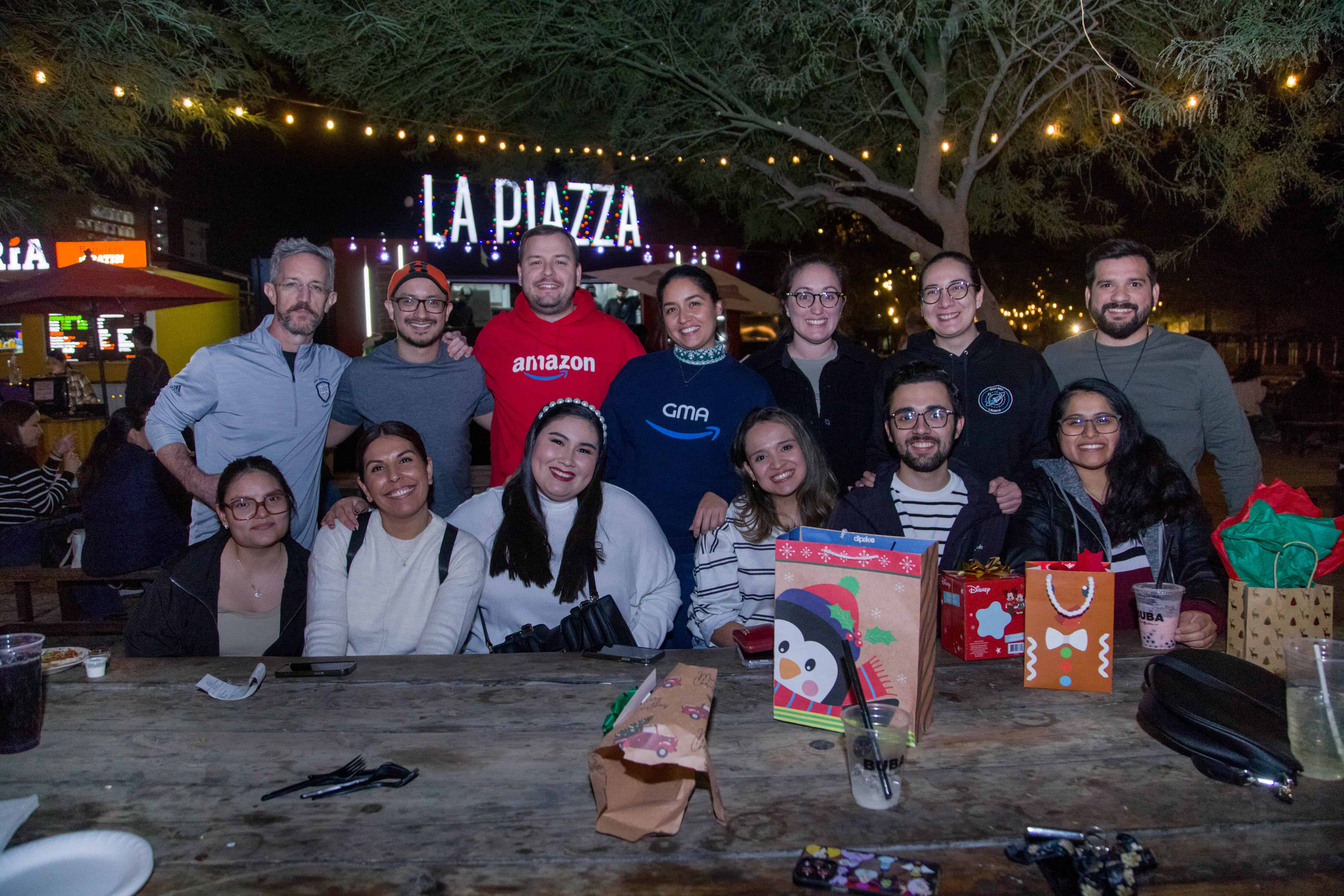 En Parque La Ruina  gozan al aire libre