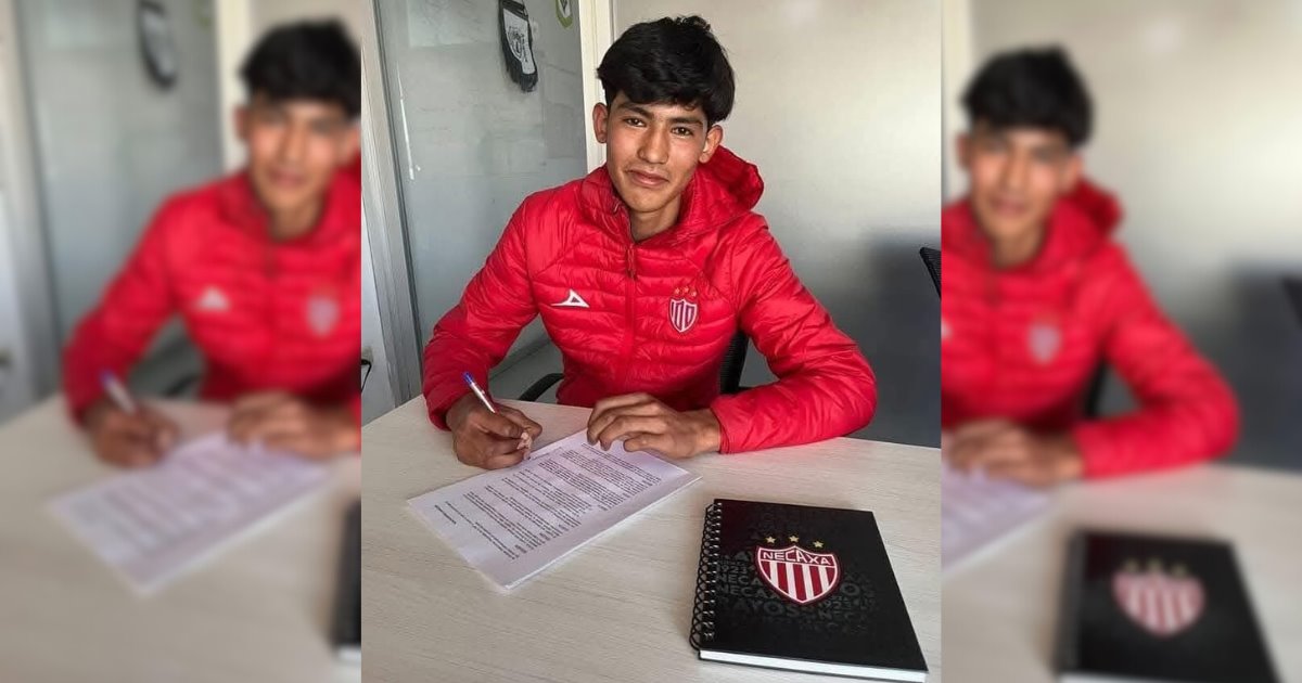 Joven nogalense firma con el Club Necaxa