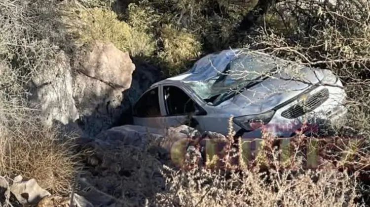 El vehículo resultó con daños significativos tras el impacto. (Foto: Cortesía)