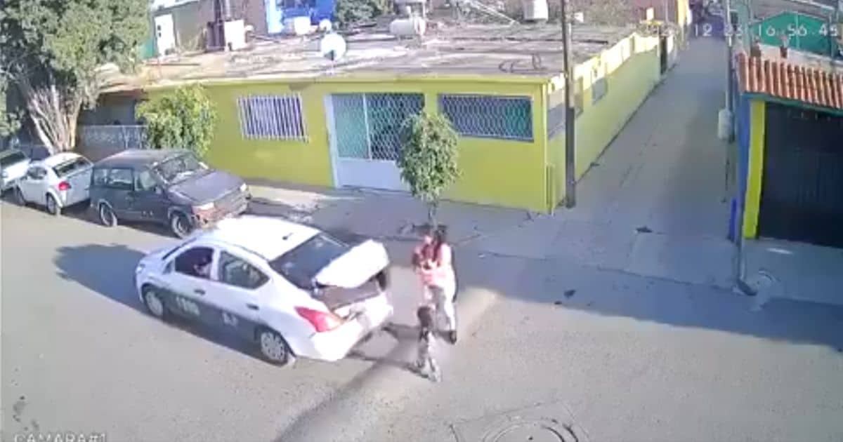 Taxista intenta robar los regalos de Navidad a una familia