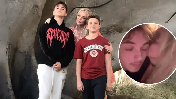 La cantante celebró haber pasado las fiestas navideñas con su hijo. ( ESPECIAL / EXPRESO)