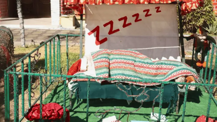 En su casa ubicada en Hermosillo, Santa Claus ya descansa tras la Navidad. (Jesús Ballesteros)