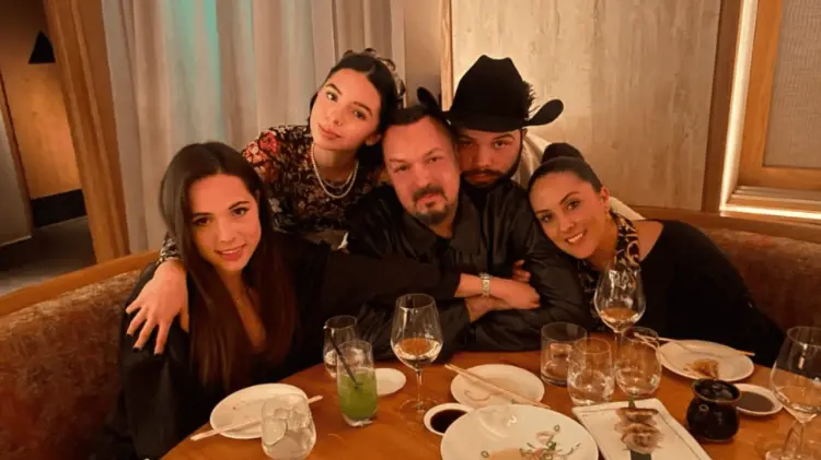 Pepe con su esposa, Aneliz, y sus tres hijos: Aneliz, Leonardo y Ángela. (Foto: Especial / EXPRESO)