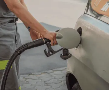 Iniciará 2025 con incremento al precio de la gasolina