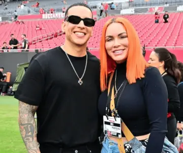 Juez retira orden de arresto contra esposa de Daddy Yankee 