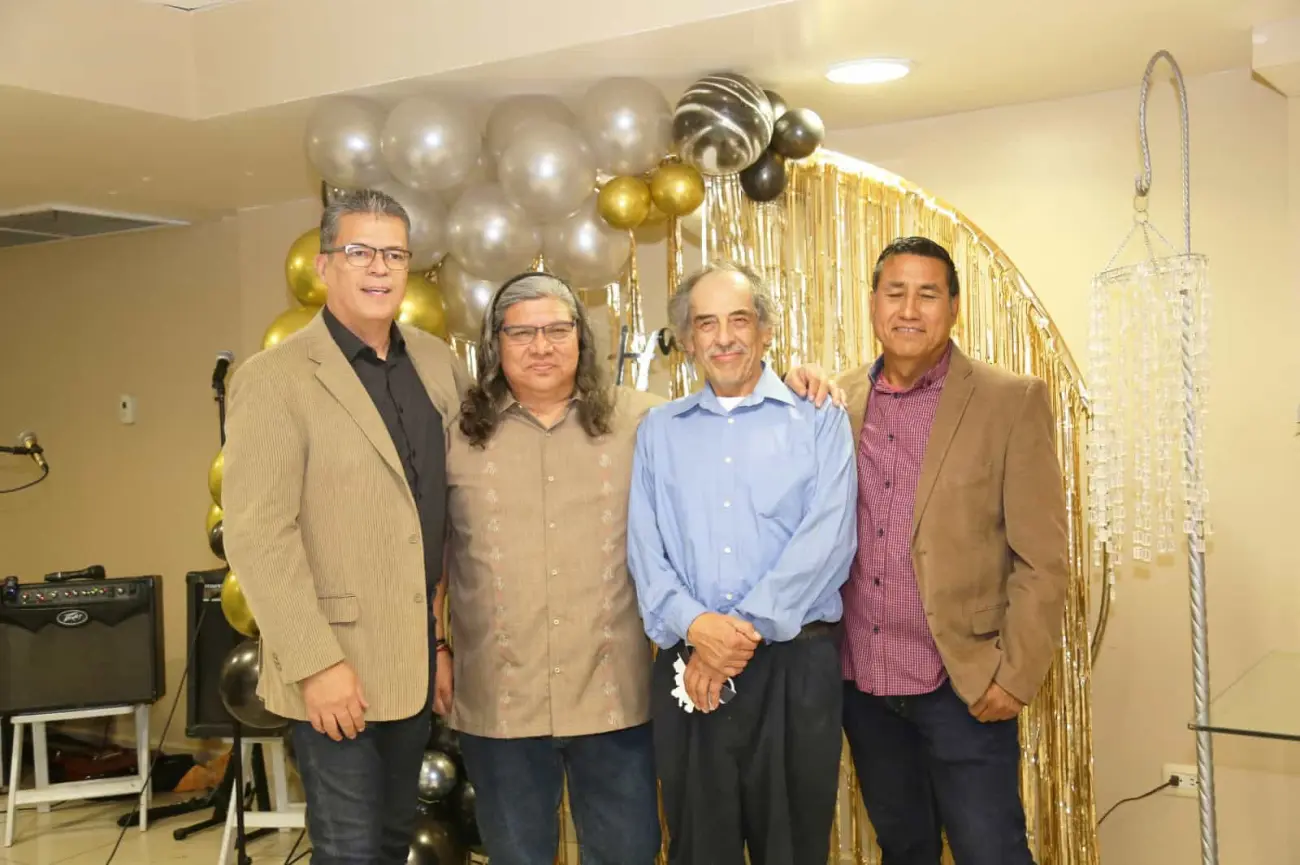Celebración de 60 años con estilo rockero