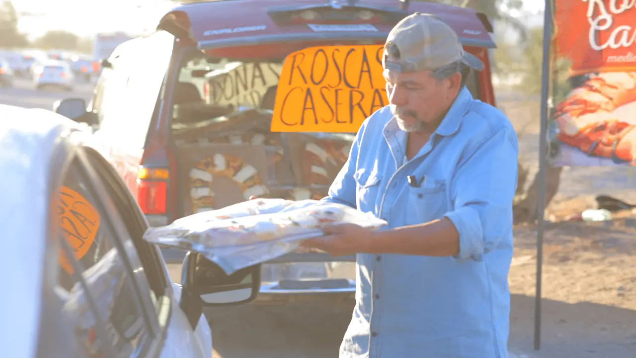 Don José y sus hijas ofrecen tradición y sabor con su pan artesanal