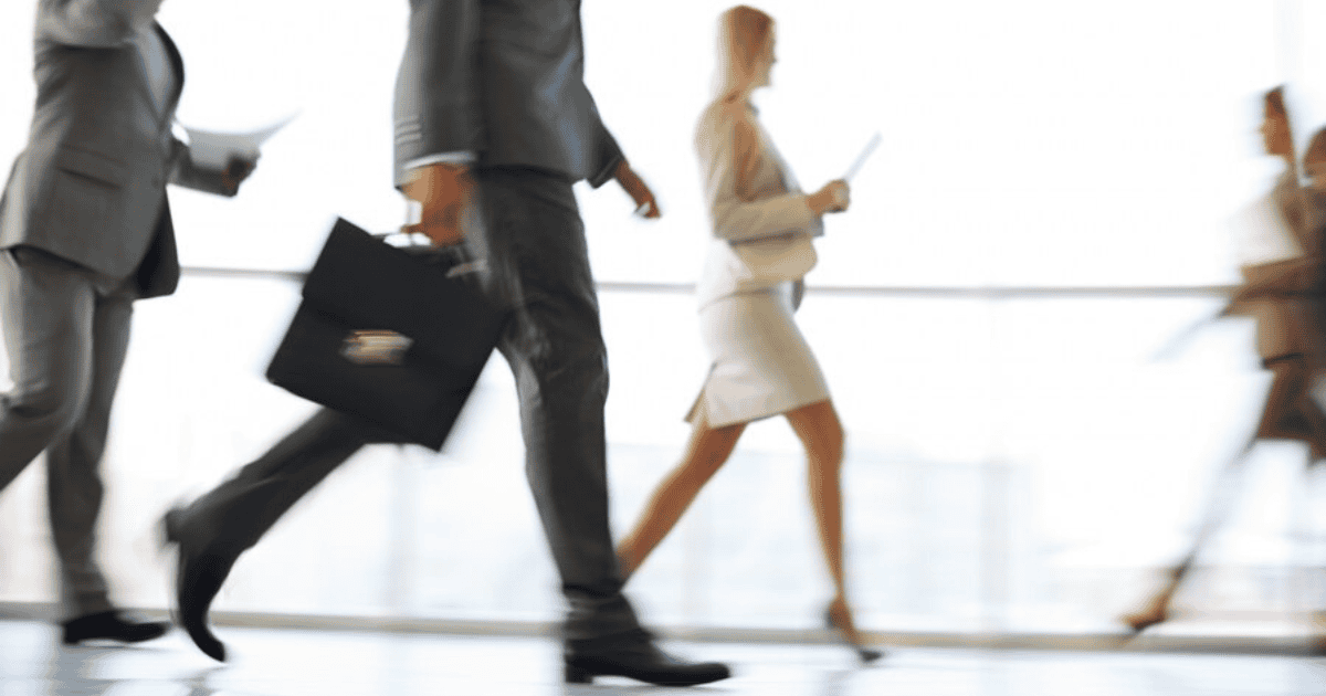 ¿Cómo funciona el registro de entrada y salida de personal de una empresa?