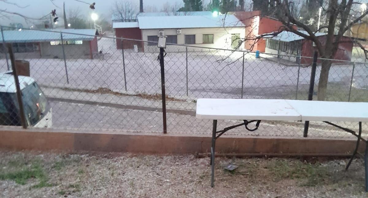 Granizada, aguanieve y nevadas impactan a Bacerac por tormenta invernal