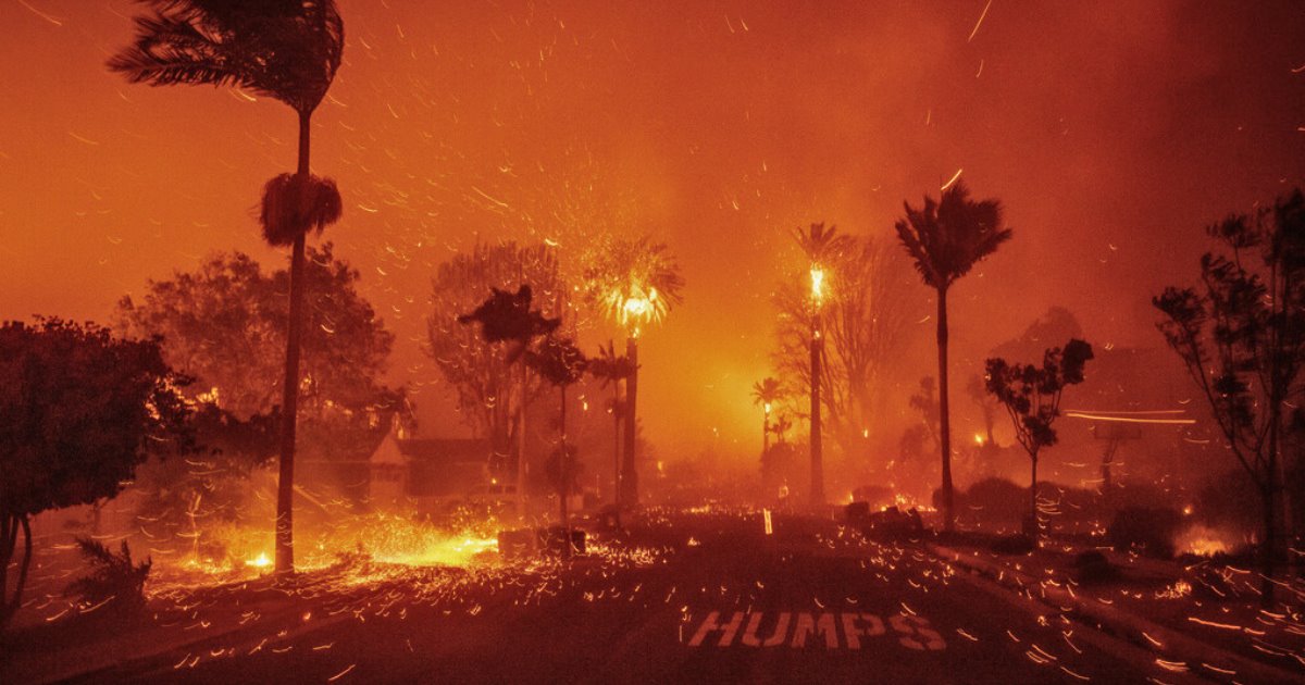 Incendios arrasan California: dos muertos y miles de evacuados