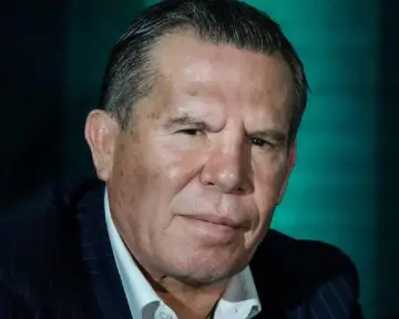 Julio César Chávez rompe el silencio y envía mensaje a su hijo detenido