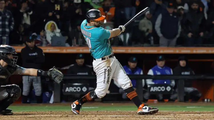 Agustín Murillo metió el batazo que definió juego en la séptima entrada. (Foto: Cortesía)