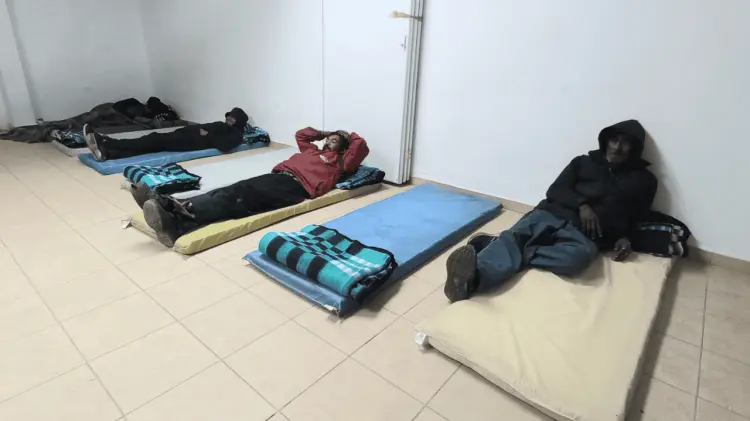 En el albergue, las personas reciben un desayuno ligero por las mañanas. (Foto:Jorge Flores/EXPRESO)
