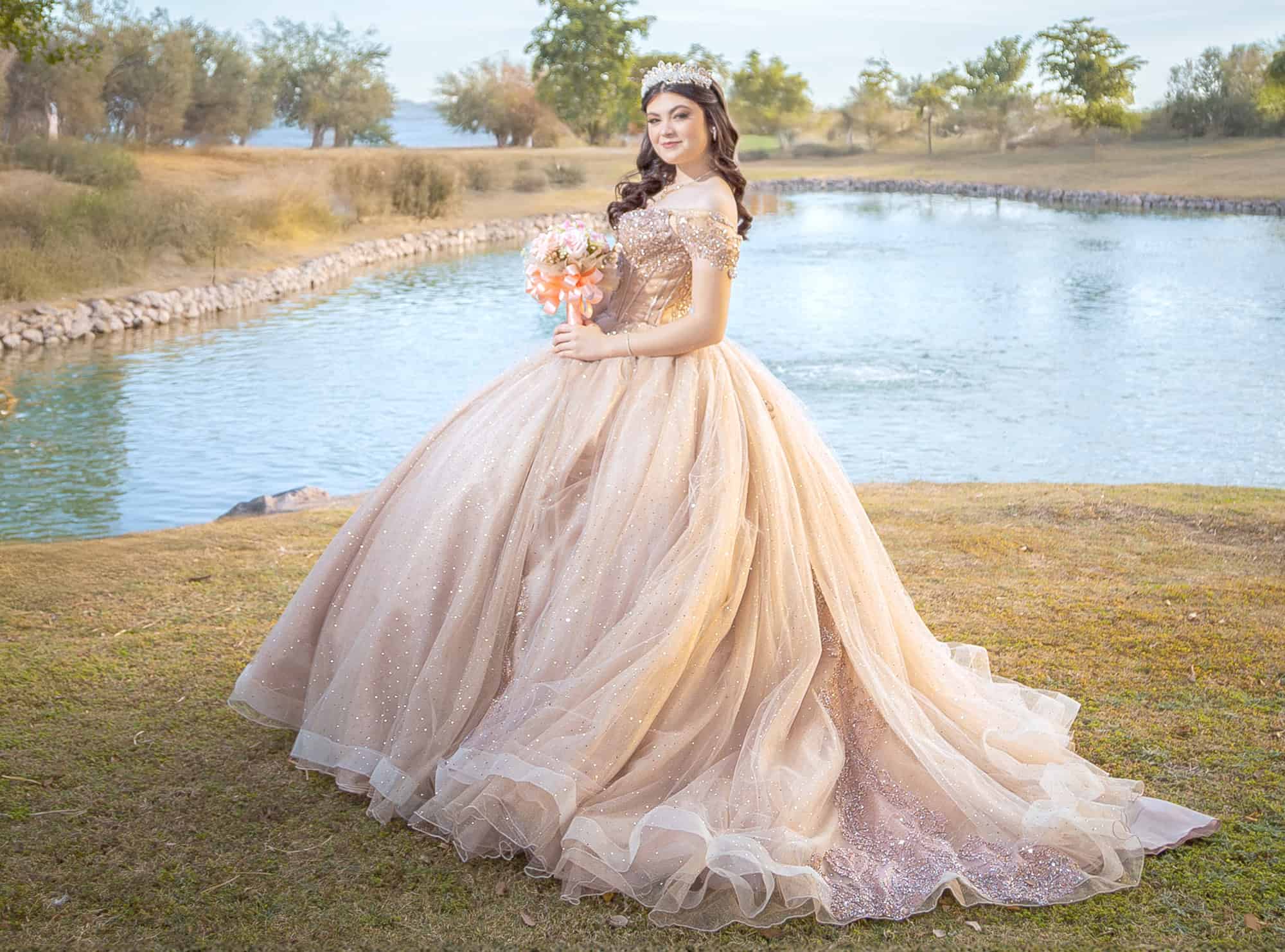 Marisol Arce Tirado celebra sus XV