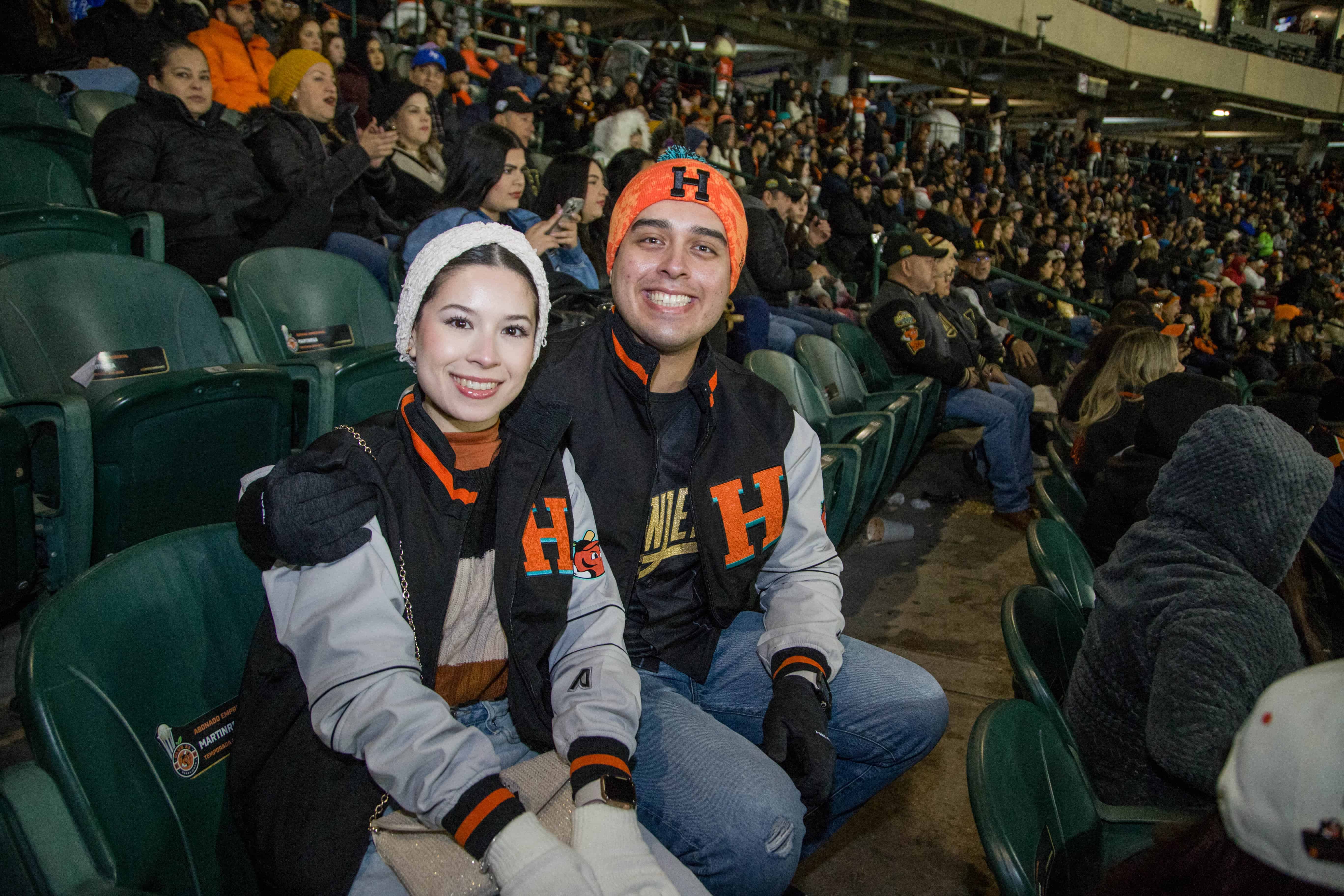 Disfrutan del gran juego de los naranjeros