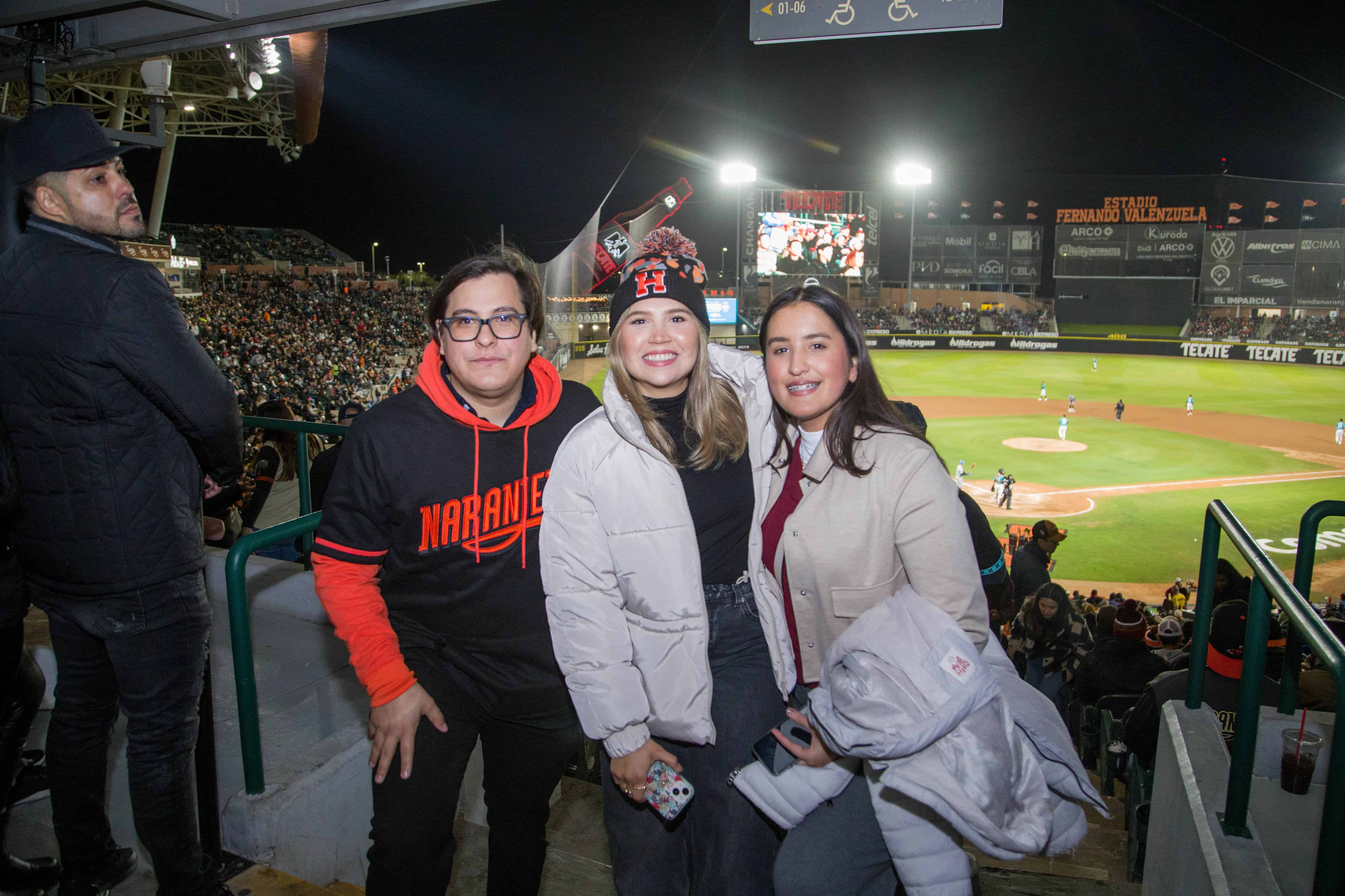 Disfrutan del gran juego de los naranjeros